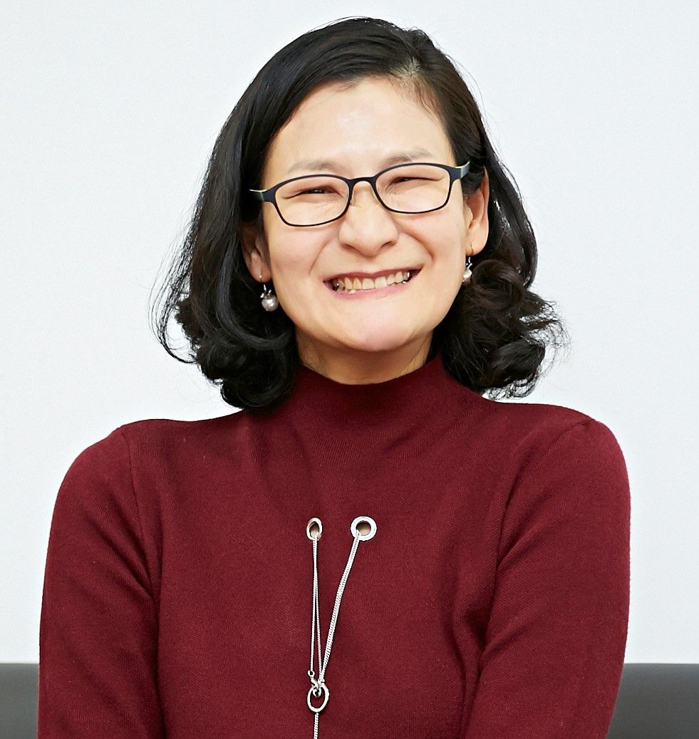 Photo of smiling Yoosun Chung